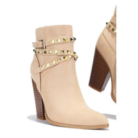 Classic Pointy Toe Bootie

Heel-4.5"
Side zip closure