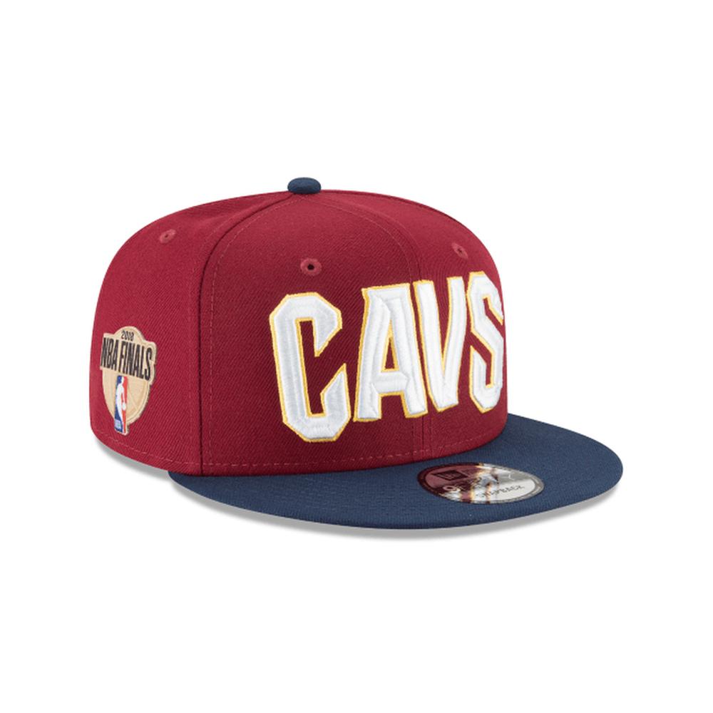 Material: 100% Polyester
High Crown
Structured fit
Flat bill with ability to curve
Snapback
Embroidered graphics
Six panel construction with eyelets
Wipe clean with a damp cloth
Officially licensed
Imported
Brand: New Era - Krush Clothing