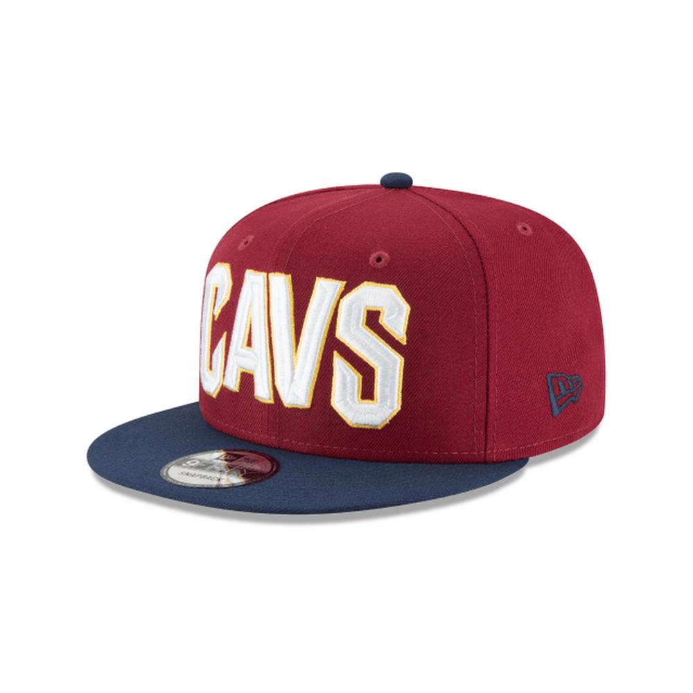 Material: 100% Polyester
High Crown
Structured fit
Flat bill with ability to curve
Snapback
Embroidered graphics
Six panel construction with eyelets
Wipe clean with a damp cloth
Officially licensed
Imported
Brand: New Era - Krush Clothing