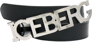 This black men's leather belt is made unique by the maxi Iceberg logo that gives structure to the metal buckle. A distinctive and essential accessory in an elegant metallic finish.
Sku:21IP1P1660169009000